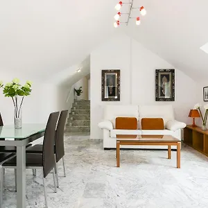 https://real-del-tivoli-two-rooms.es-andalucia.com